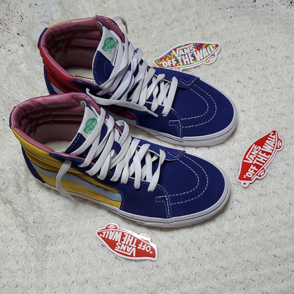 Colorful vans ... super clean 👌